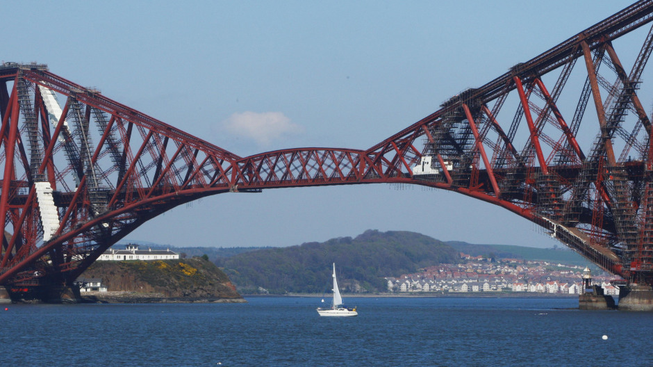 Forth Railway Bridge Closed After Person Found On The Line - The Sunday 