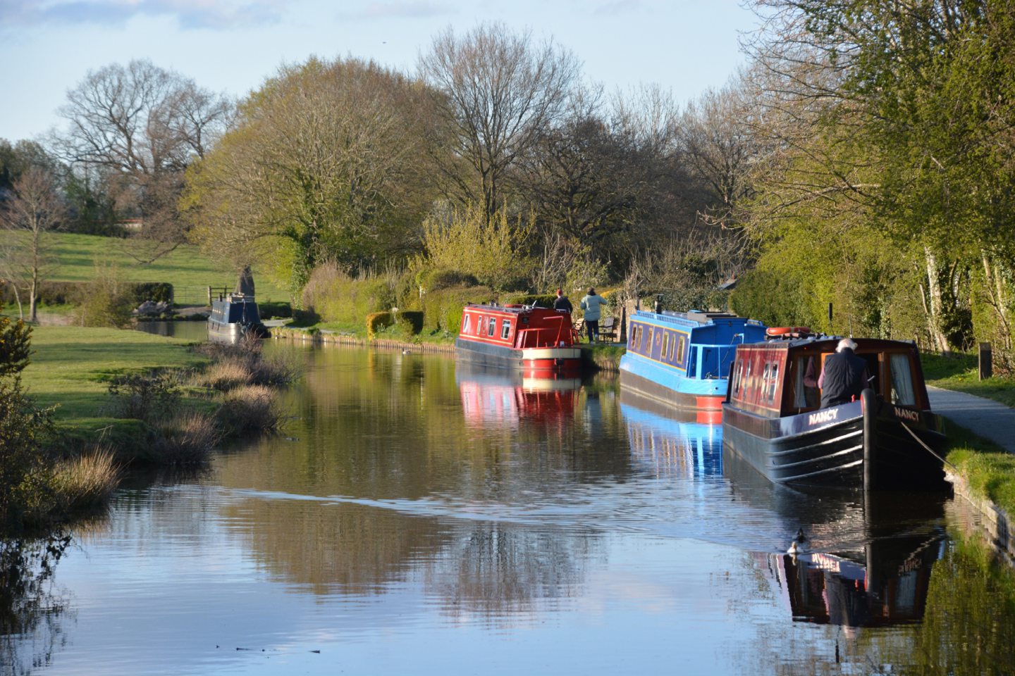 Travel: A slow narrowboat back to a gentler time on a delightful canal ...