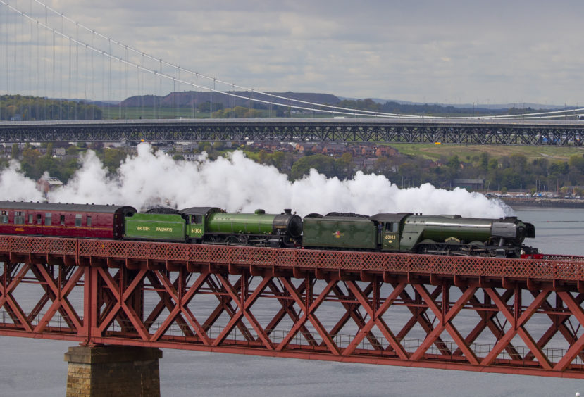 GALLERY: Meeting Of Icons As Flying Scotsman Passes Over Forth Bridge ...