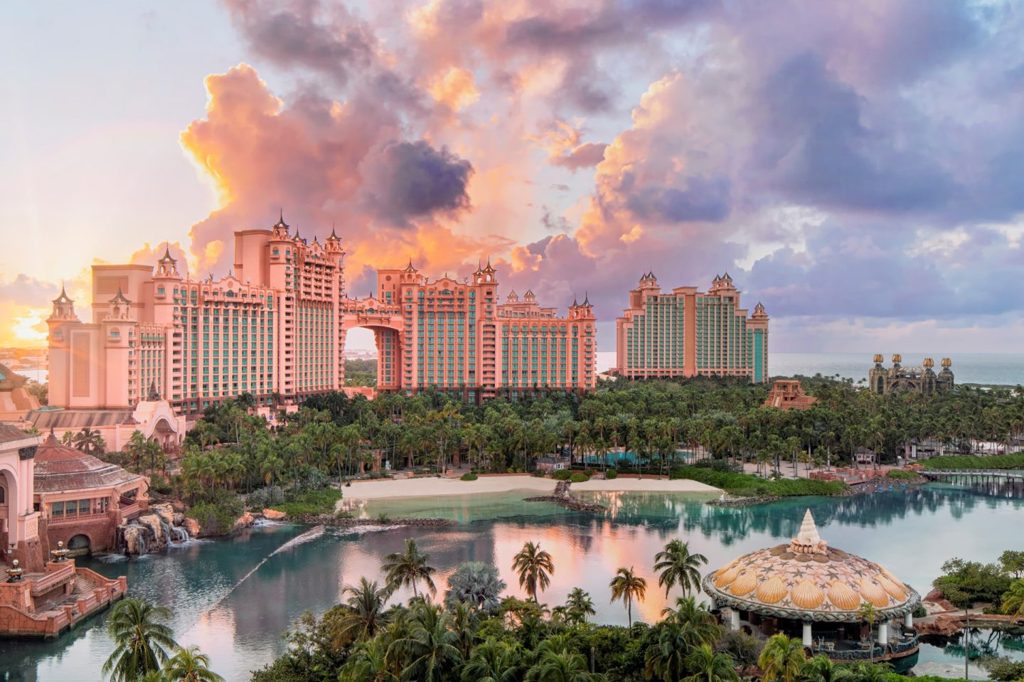 Travel: Discover the Queen of Bahamas at the Atlantis Resort