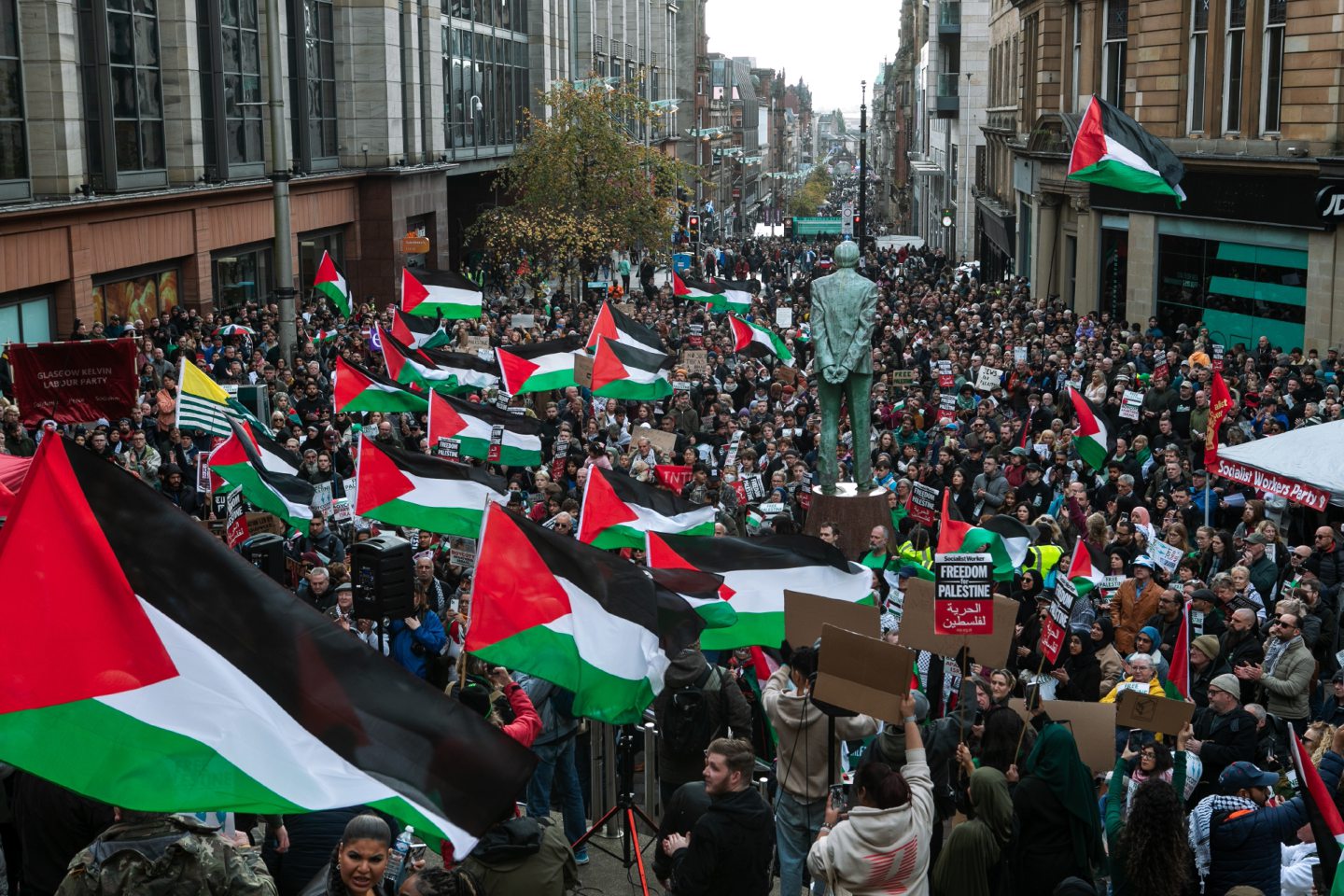 Protesters around the world rally in support of Palestine